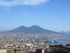 Pretty panoramic apartment - half way Center-Vomero district